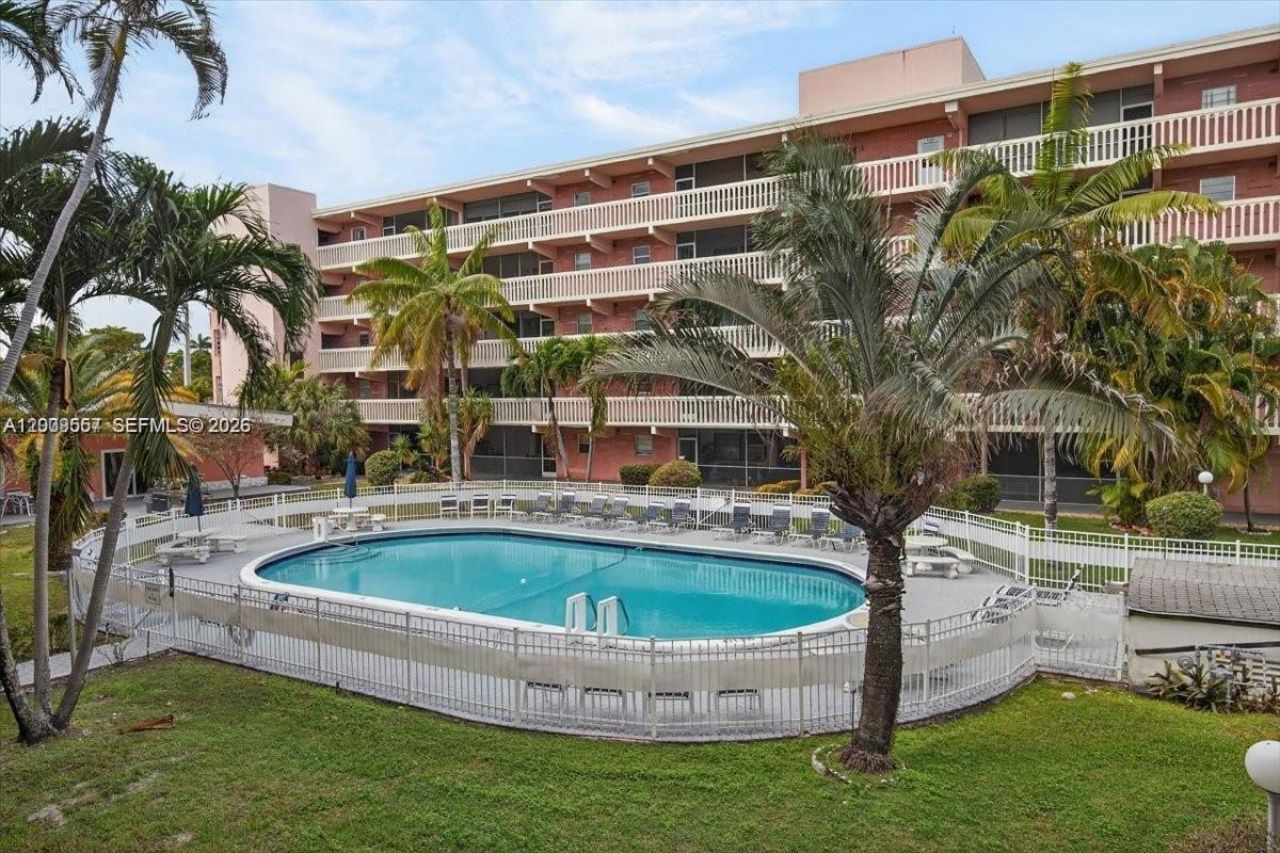 180 NE 12th Ave , Unit 15B, Hallandale Beach, FL 33009 Photo