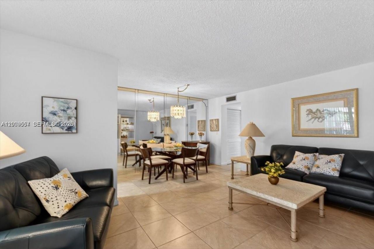 180 NE 12th Ave , Unit 15B, Hallandale Beach, FL 33009 Photo