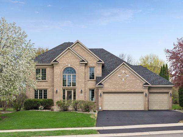 607 Carver Bluffs Parkway, Carver, MN 55315