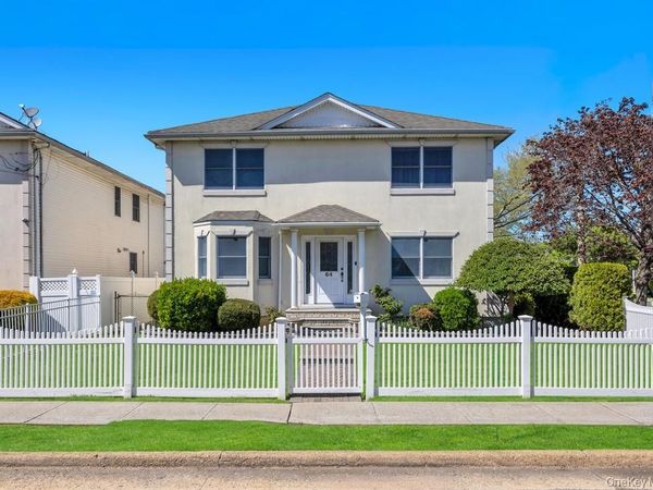 64 Cottage Place, Mineola, NY 11501