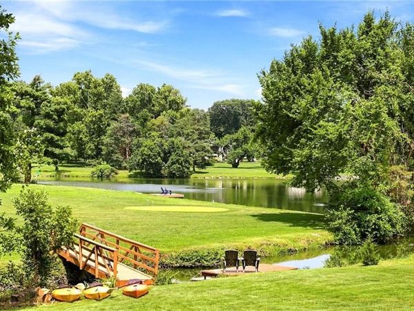 3636 W 89th Street, Leawood, KS 66206
