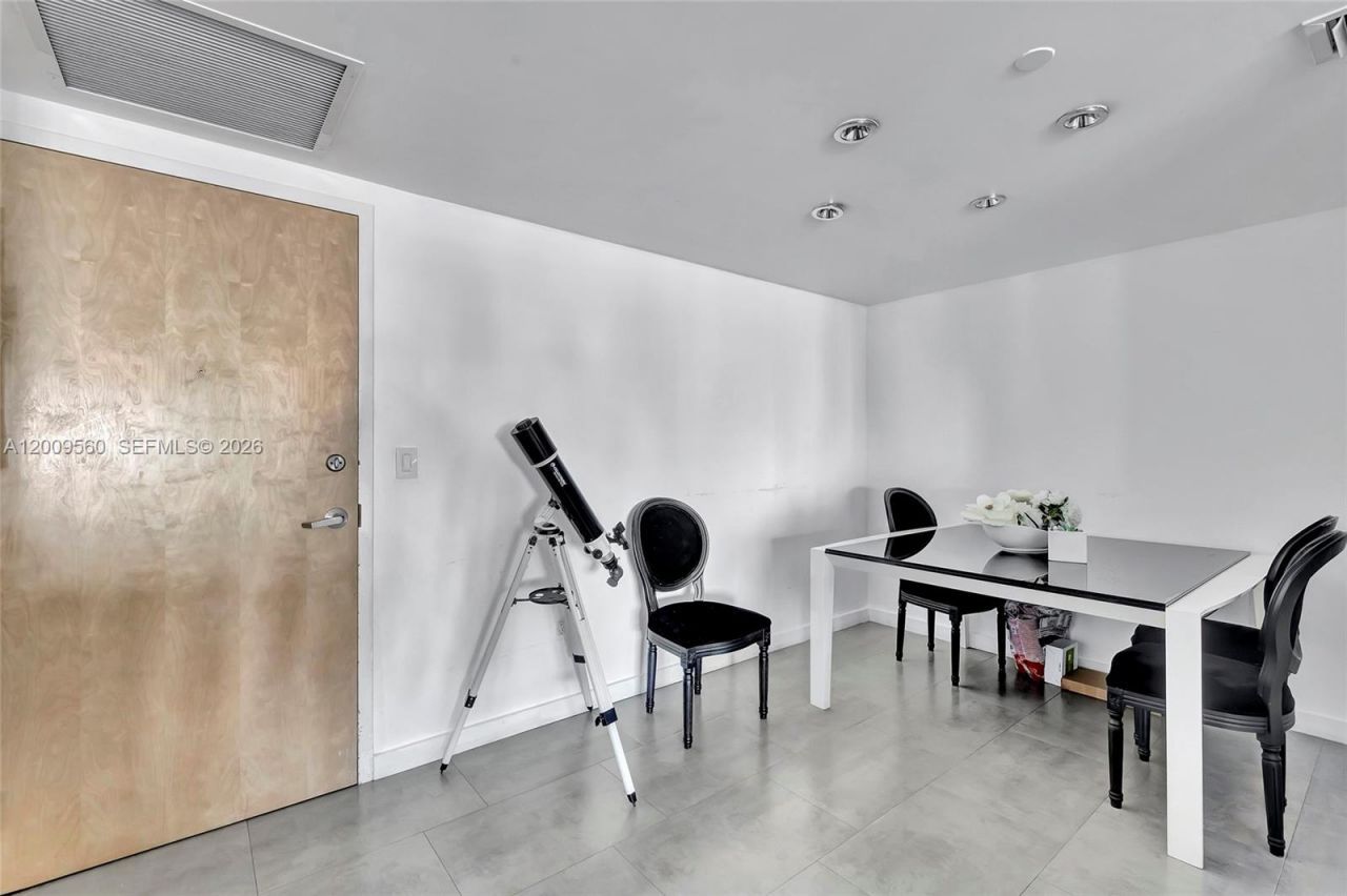350 S Miami Ave , Unit 1703, Miami, FL 33130 Photo