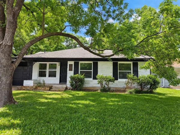 3217 Santa Teresa Avenue , Dallas, TX 75228