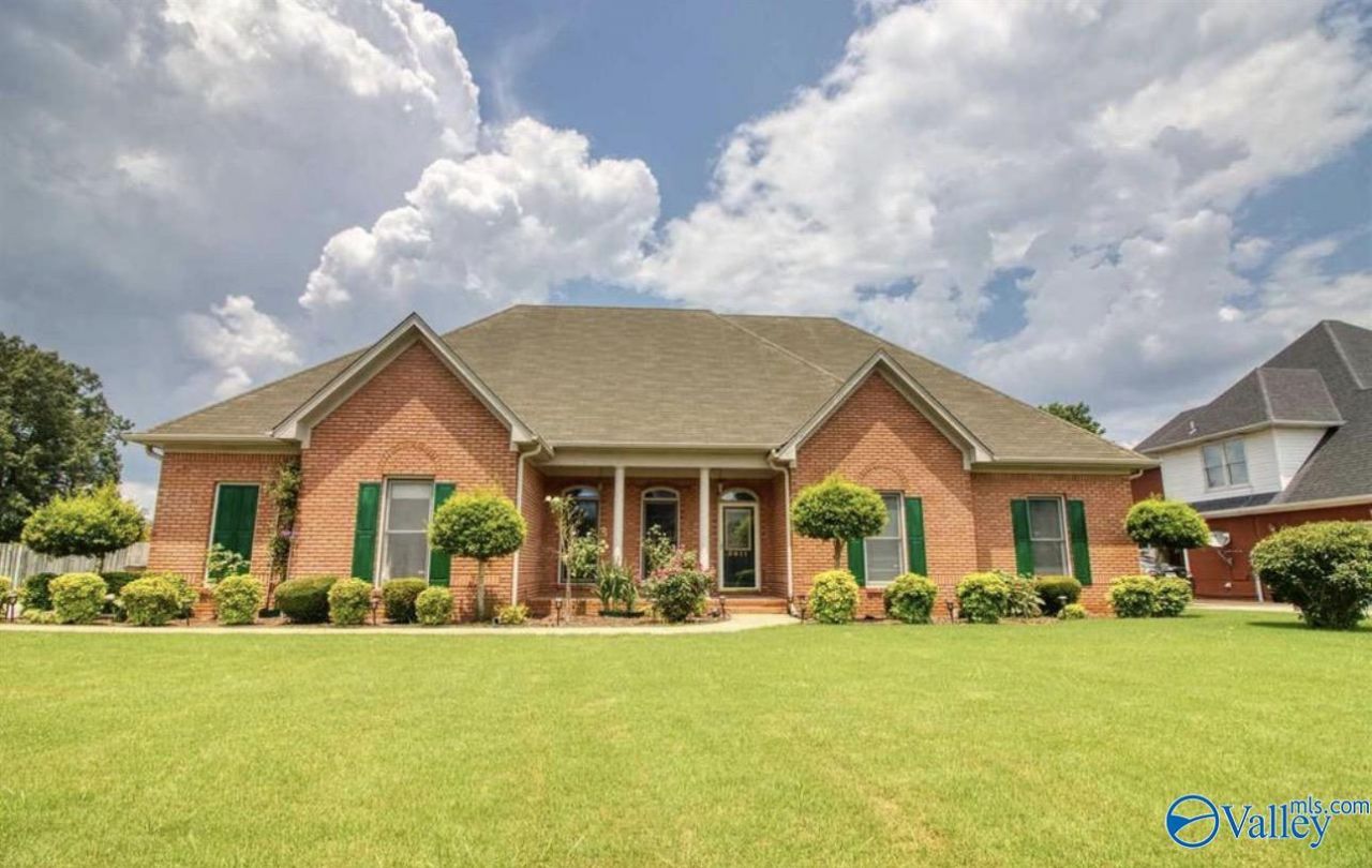 3011 Lenox Drive, Decatur, AL 35603 Main Photo