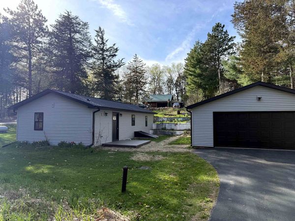 W5640 Cedar Trail, Neshkoro, WI 54960