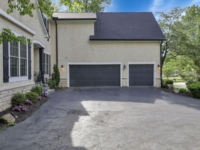 7097 Pleasant Colony Circle, Blacklick, OH 43004 Photo 2