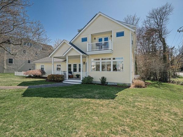 53 Shore Dr, Kingston, MA 02364