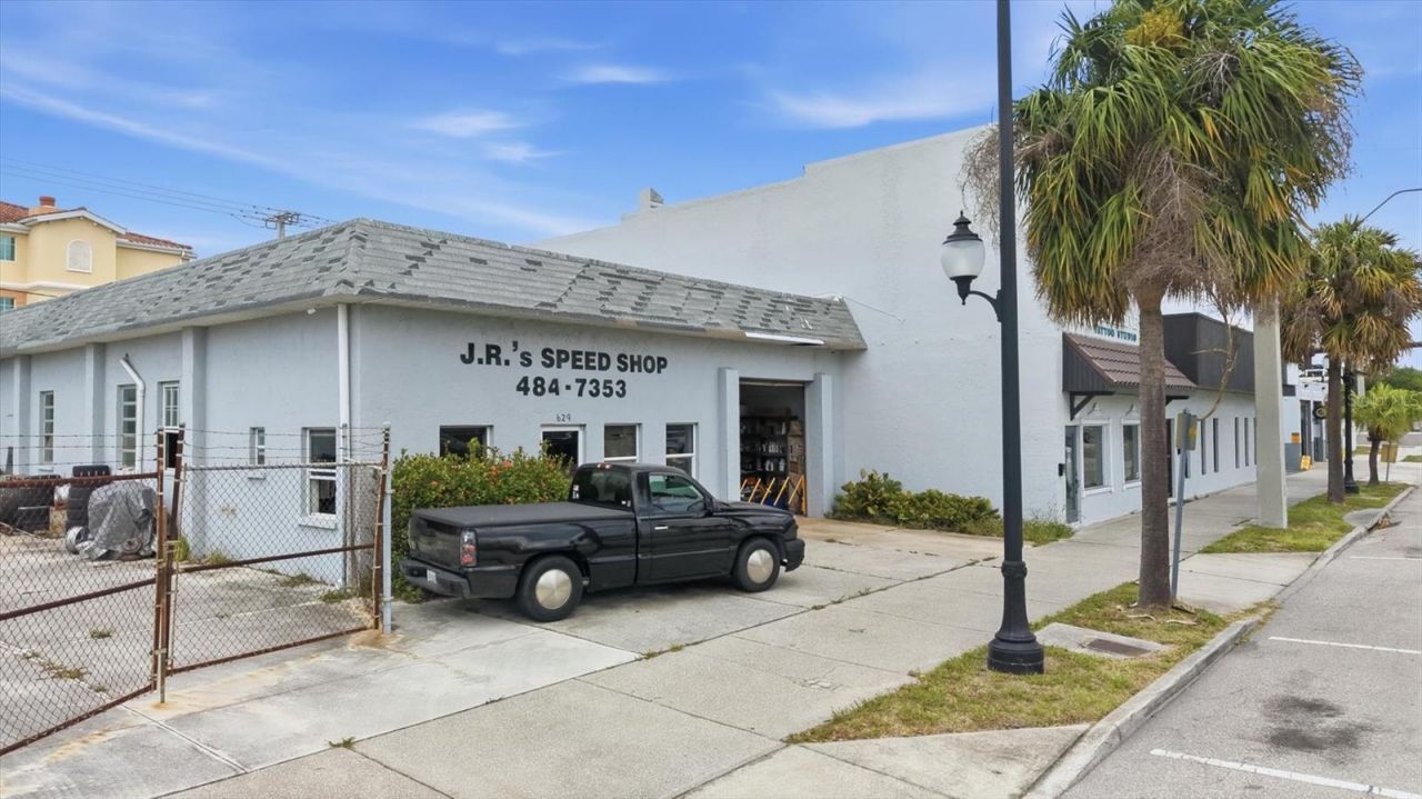 629 E Venice Avenue , Venice, FL 34285 Photo