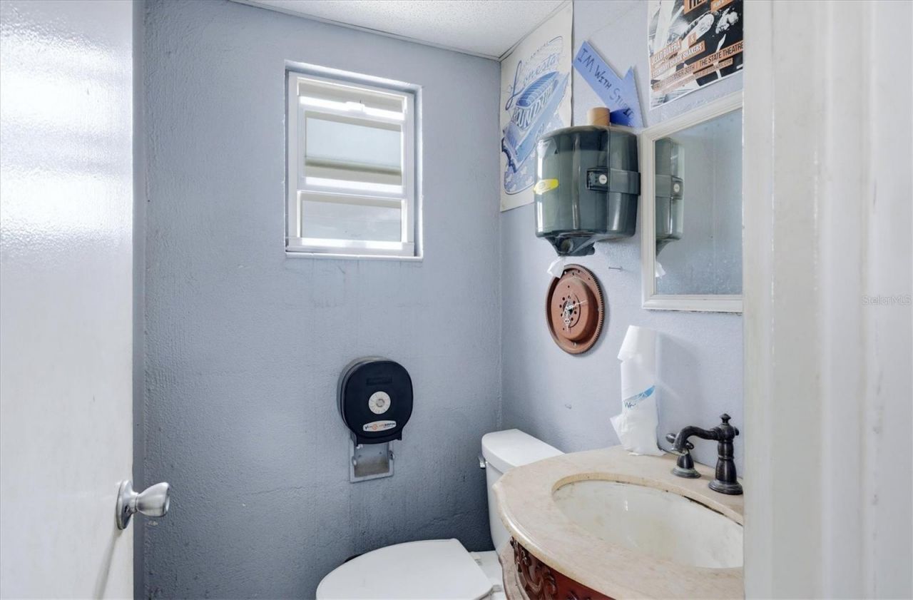 629 E Venice Avenue , Venice, FL 34285 Photo
