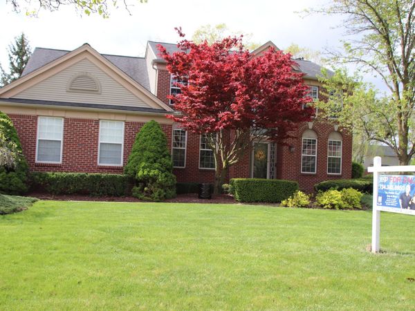48871 Manhattan Circle, Canton, MI 48188