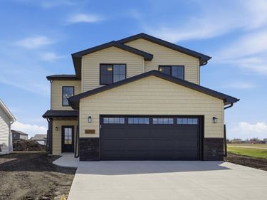 6292 85th Avenue S, Horace, ND 58047