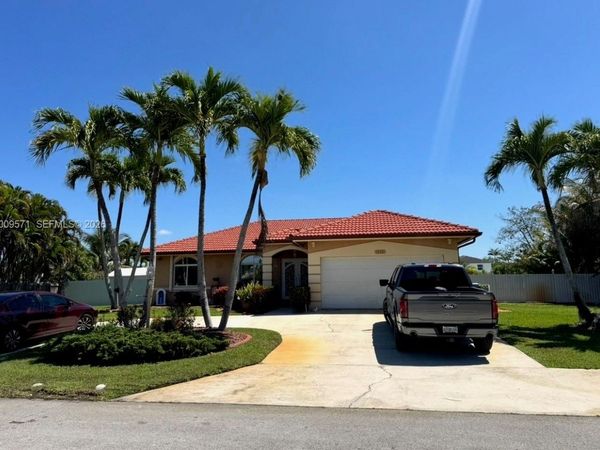 19531 SW 133rd Ave , Miami, FL 33177