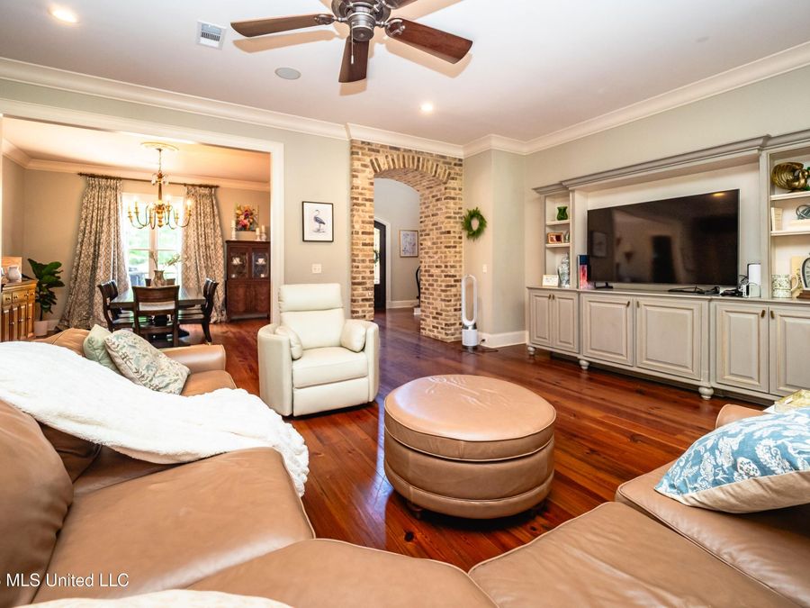 Property Image 37