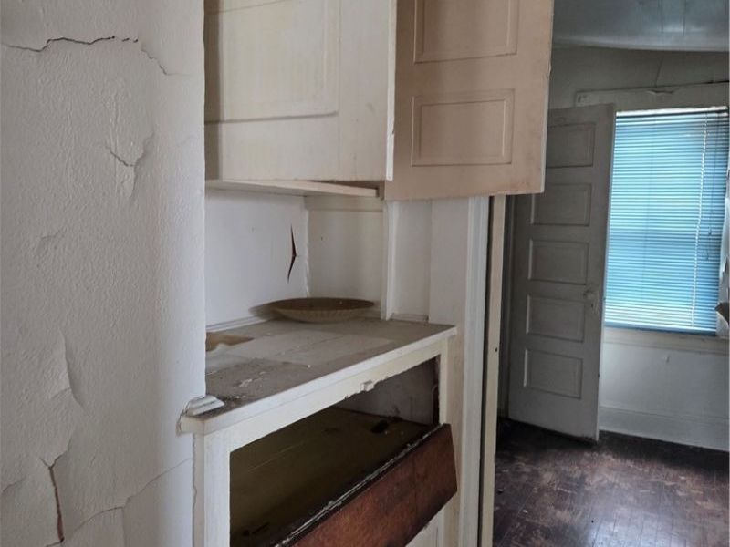 1749 Alcoy Road, Cleveland, OH 44112 Photo 18