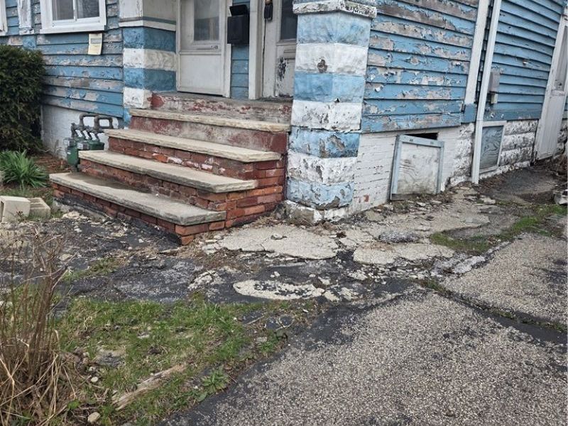 1749 Alcoy Road, Cleveland, OH 44112 Photo 2