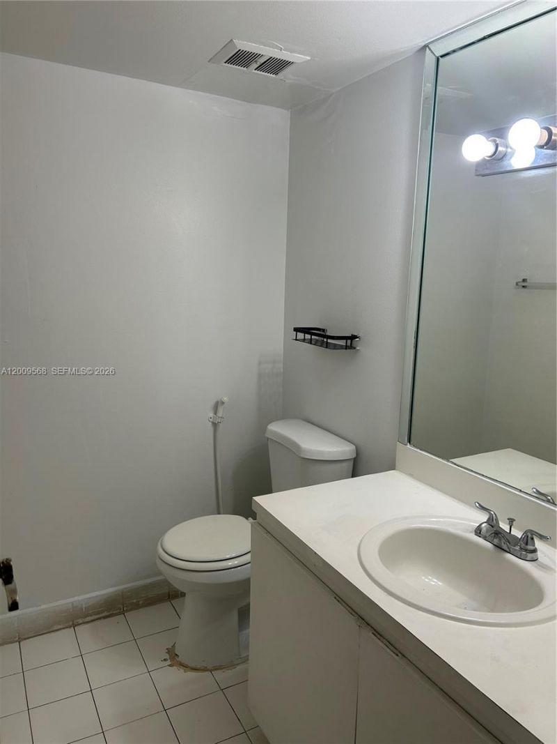 18111 NW 68th Ave, Unit F106, Hialeah, FL 33015 Photo