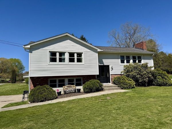 76 Airport Rd, Dudley, MA 01571