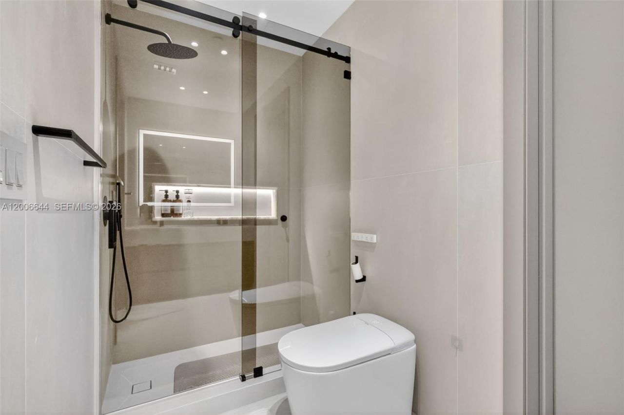 4100 Island Blvd , Unit 904, Aventura, FL 33160 Photo