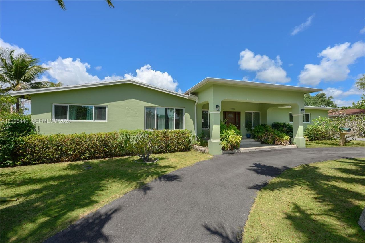 14590 SW 84th Ct, Palmetto Bay, FL 33158 Photo