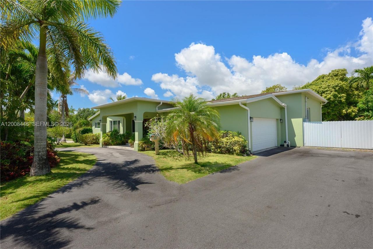 14590 SW 84th Ct, Palmetto Bay, FL 33158 Photo
