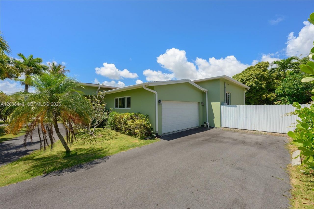 14590 SW 84th Ct, Palmetto Bay, FL 33158 Photo