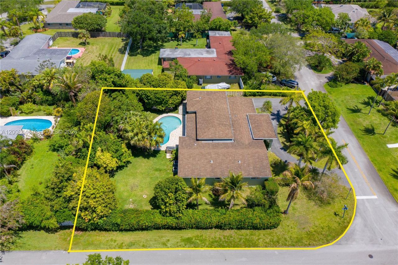 14590 SW 84th Ct, Palmetto Bay, FL 33158 Photo