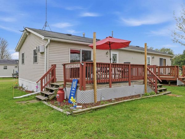 W983 W North Shore Drive, Unit 14, Montello, WI 53949