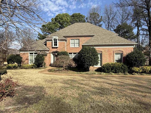 8670 TANOAK DR, Germantown, TN 38138