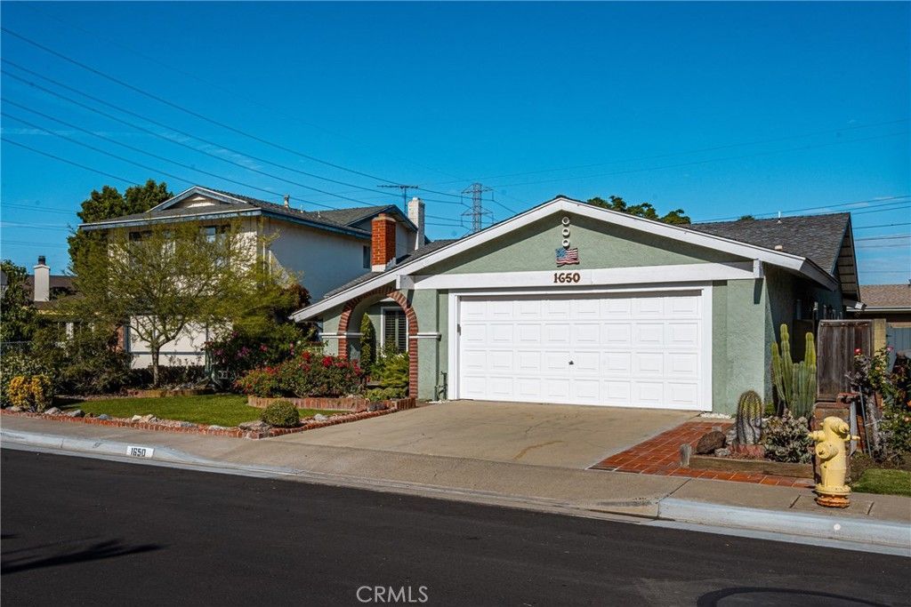 1650 S Carnelian, Anaheim, CA 92802 Main Photo