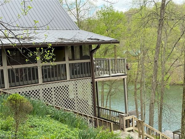 2636 W Buckhorn Drive, Millersburg, OH 44654