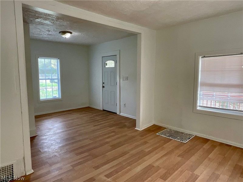 261 Russell Avenue, Akron, OH 44311 Photo 2