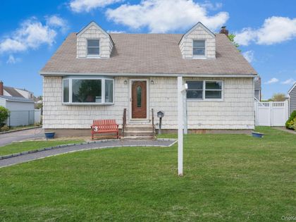 3 Layton Avenue Hicksville, NY 11801
