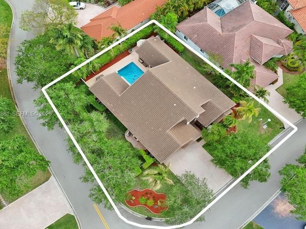 9921 NW 60th Pl, Parkland, FL 33076