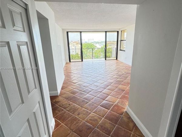1470 NE 123rd St, Unit A701, North Miami, FL 33161