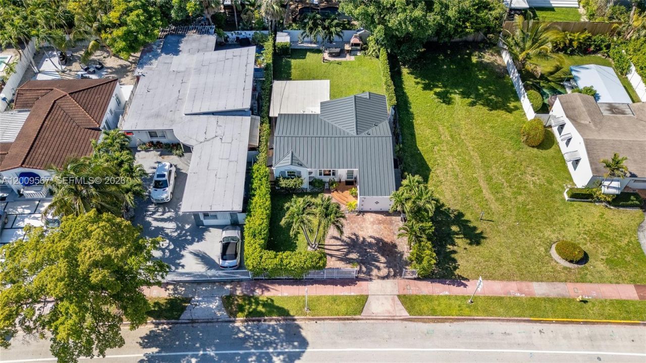 1756 71st St , Miami Beach, FL 33141 Photo