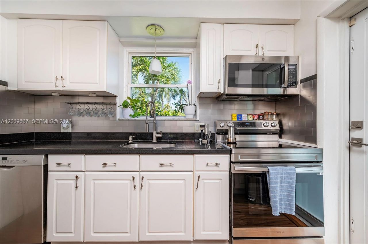 1756 71st St , Miami Beach, FL 33141 Photo