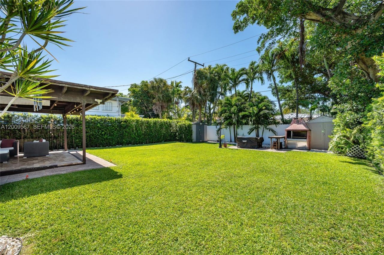 1756 71st St , Miami Beach, FL 33141 Photo