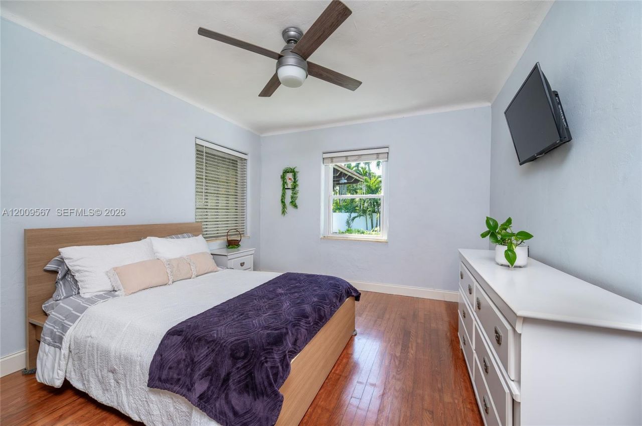 1756 71st St , Miami Beach, FL 33141 Photo