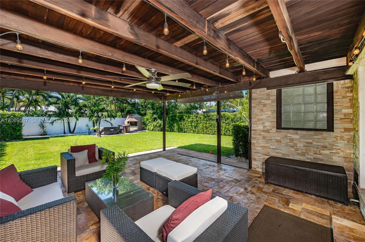 1756 71st St , Miami Beach, FL 33141 Photo