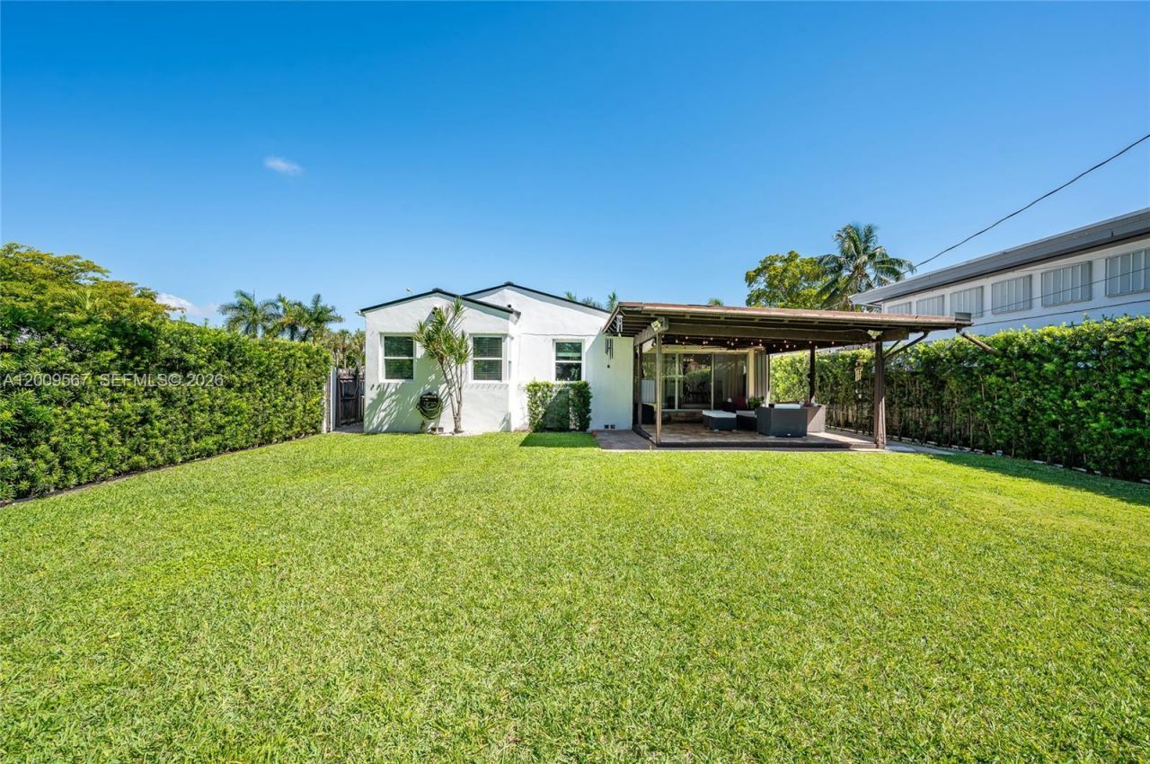 1756 71st St , Miami Beach, FL 33141 Photo