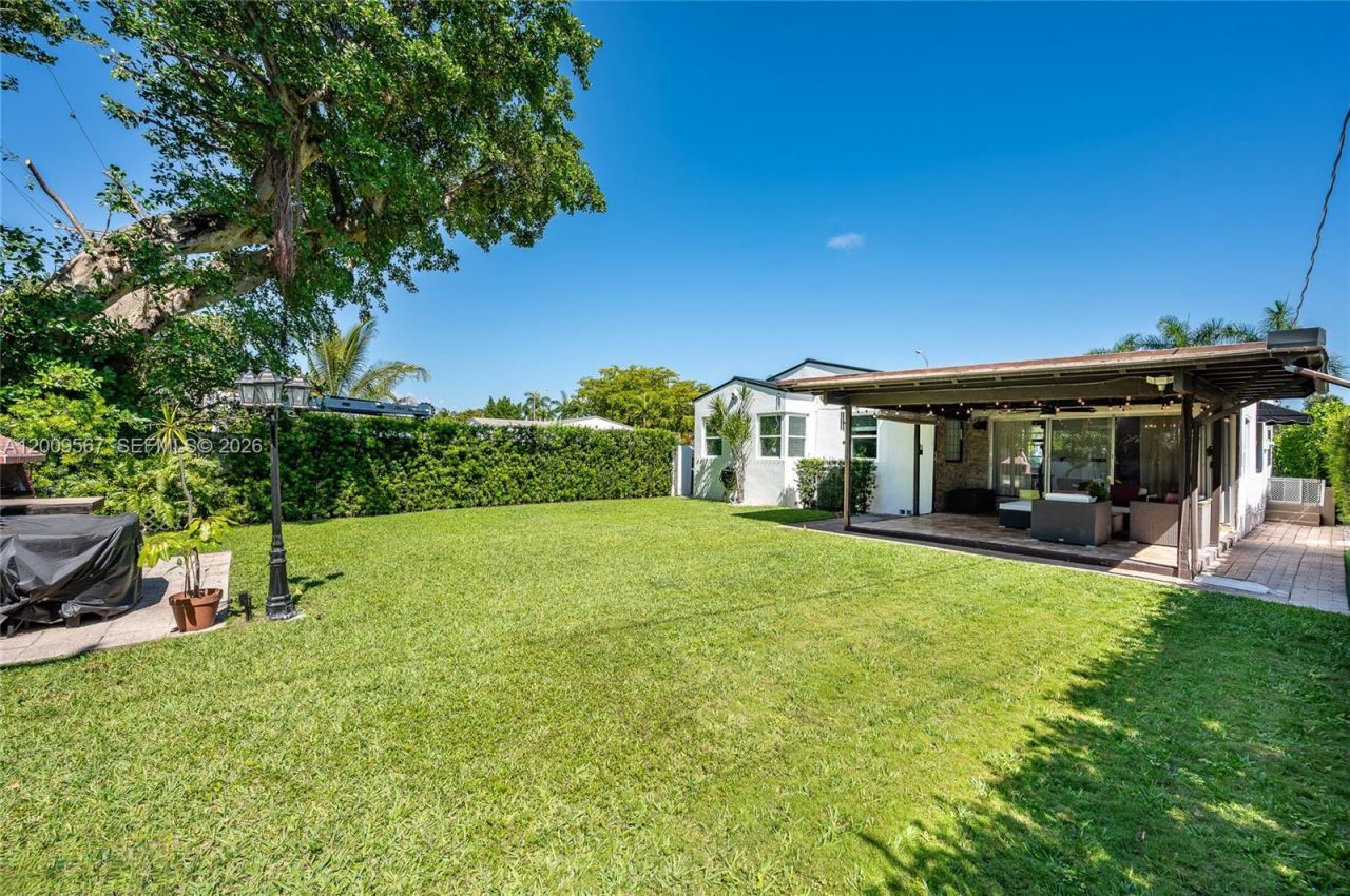 1756 71st St , Miami Beach, FL 33141 Photo