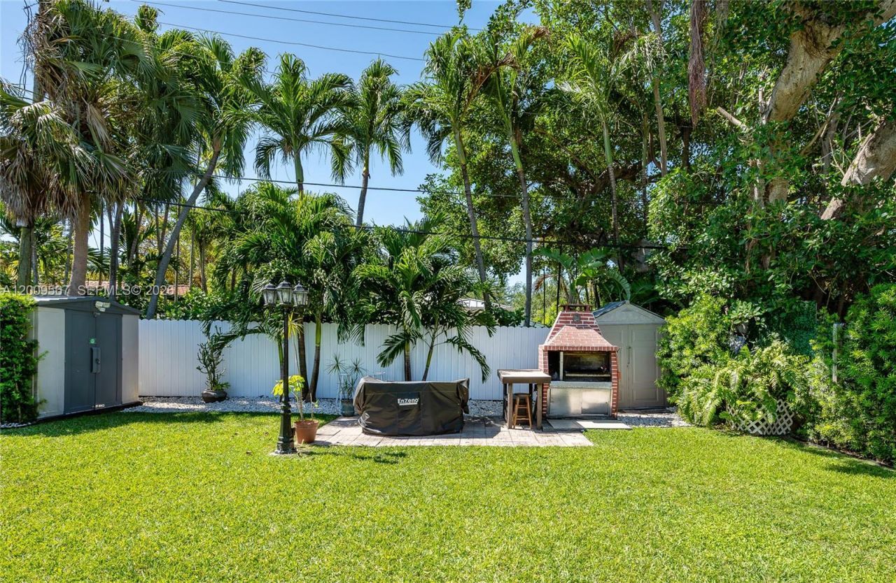 1756 71st St , Miami Beach, FL 33141 Photo