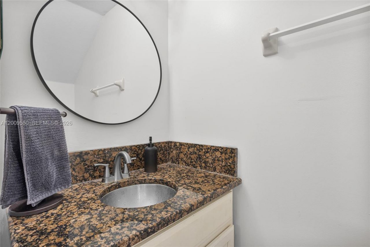 9239 SW 227th St, Unit 1, Cutler Bay, FL 33190 Photo