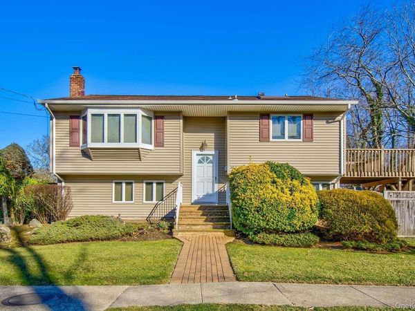 450 Lenox Road , Huntington Station, NY 11746