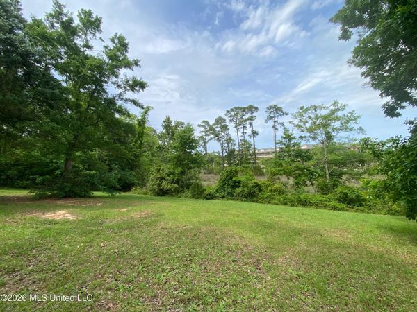 Savannah Esates , Biloxi, MS 39532