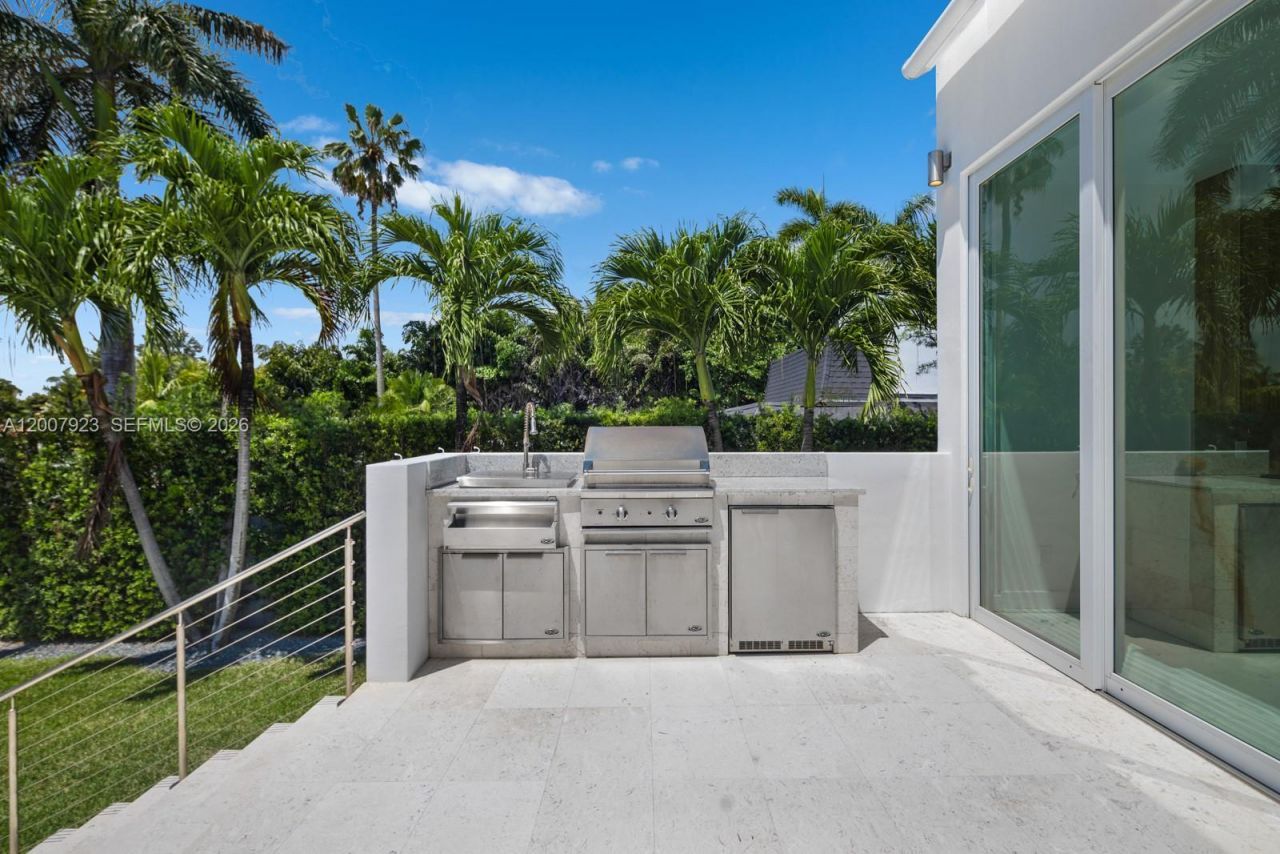 1090 NE 84th St, Miami, FL 33138 Photo