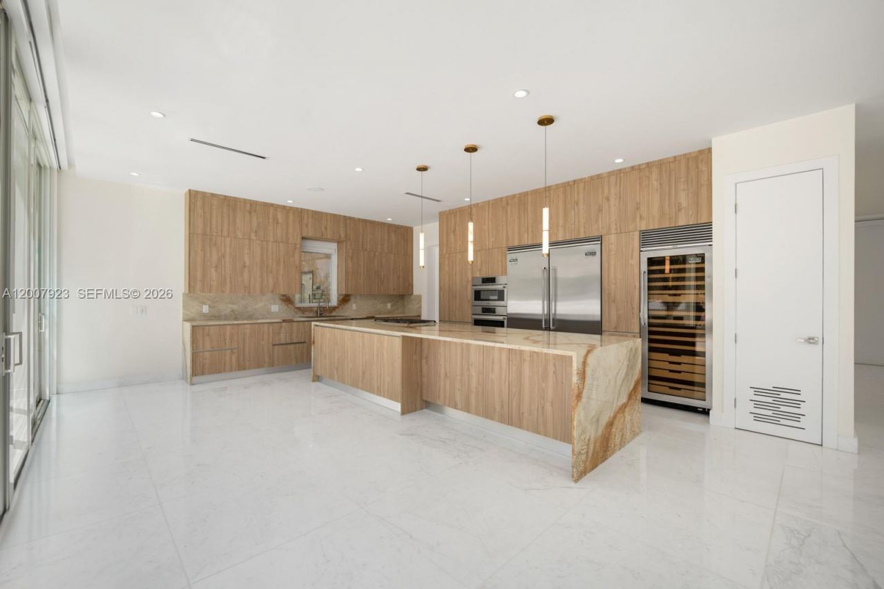 1090 NE 84th St, Miami, FL 33138 Photo