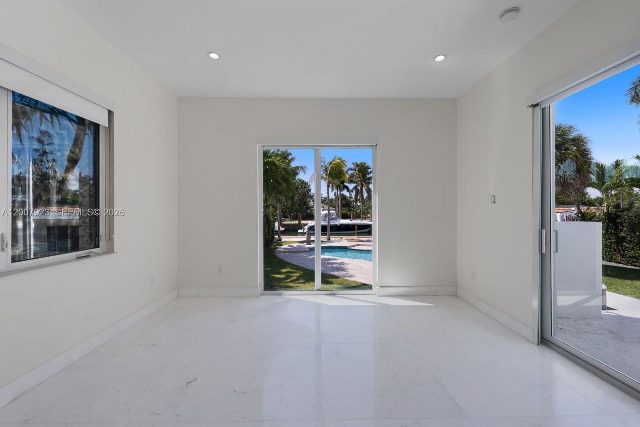1090 NE 84th St, Miami, FL 33138 Photo