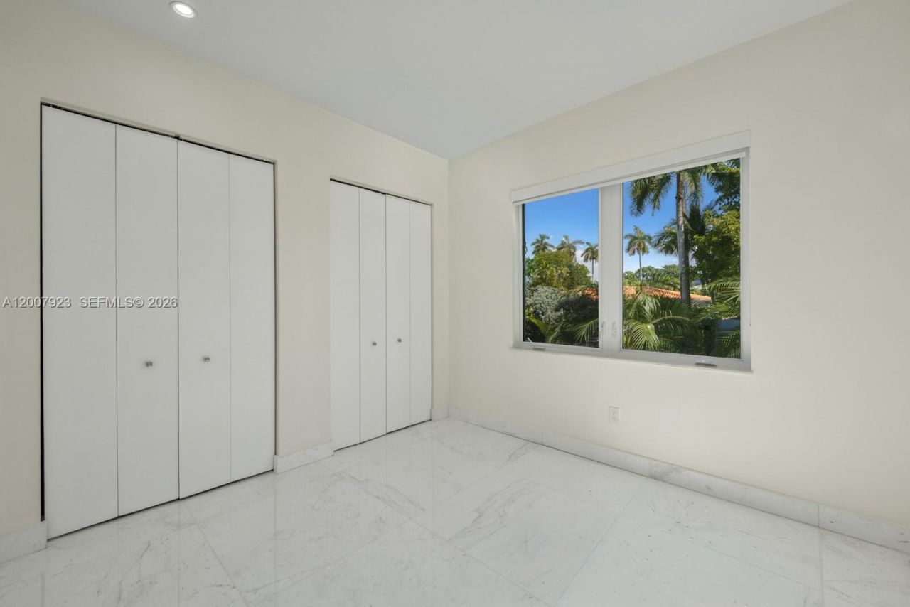 1090 NE 84th St, Miami, FL 33138 Photo