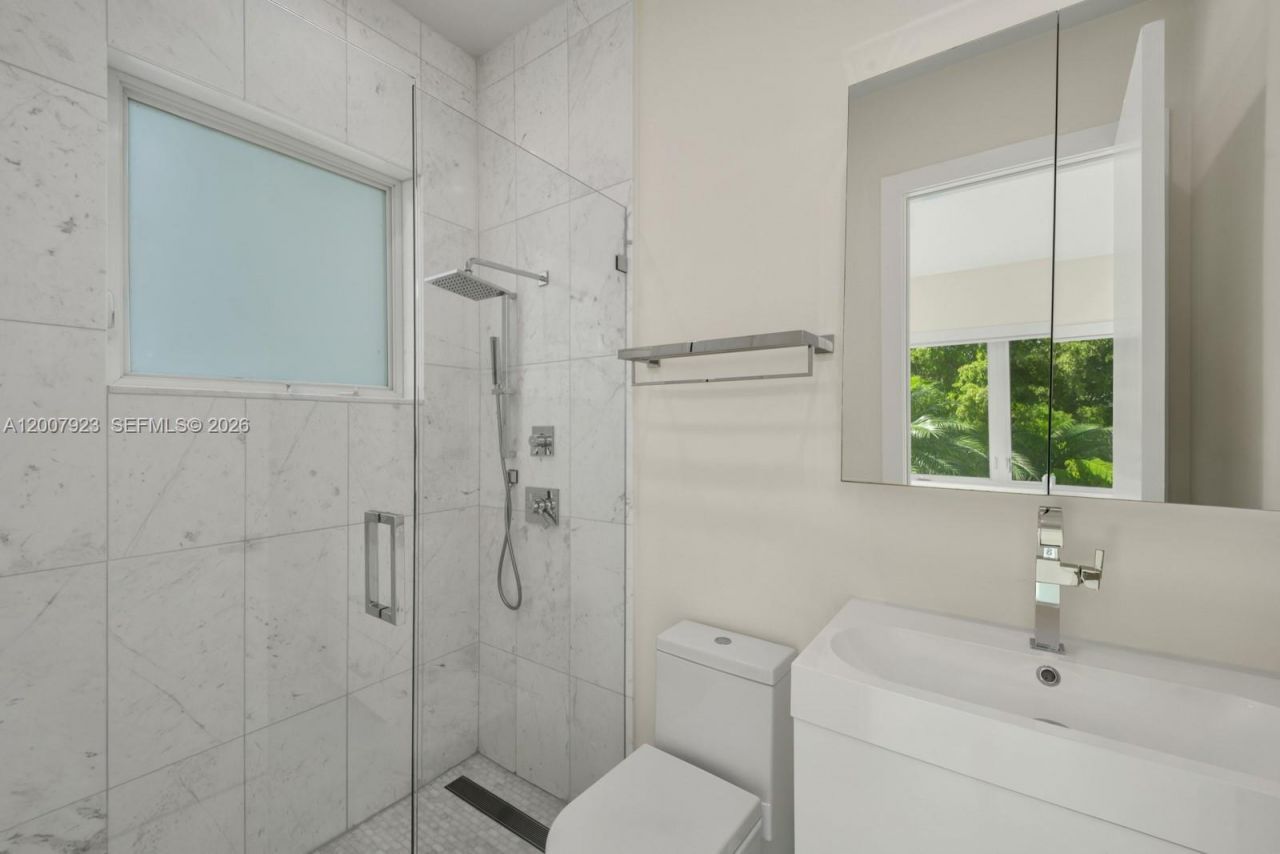 1090 NE 84th St, Miami, FL 33138 Photo